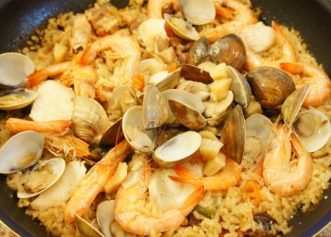 西班牙海鮮燉飯食譜 西班牙海鮮燉飯食譜